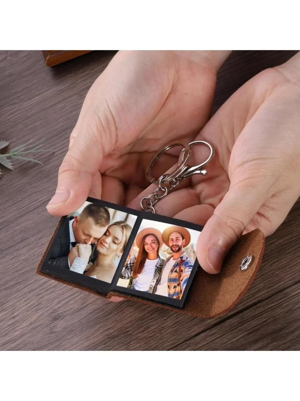 Personalized Mini Photo Album Keychain - Leather DIY Memory Ring for Family